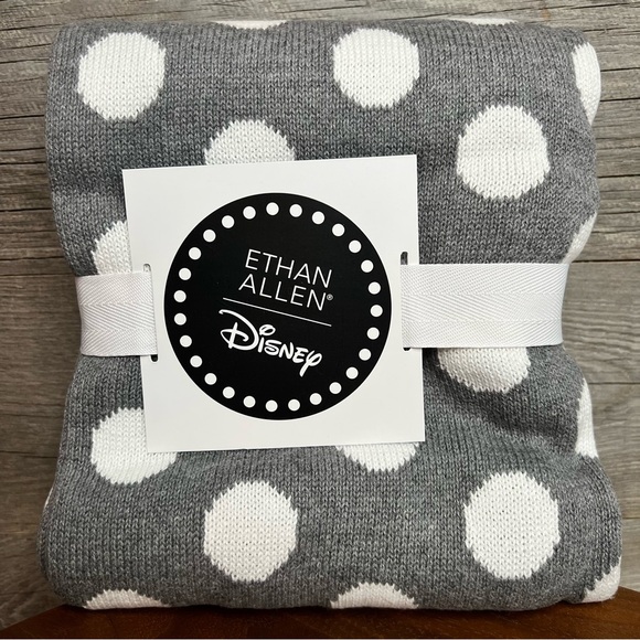 🆕 NWT Ethan Allen Polka Dot White & Gray Knit Throw Blanket, 30’’x 40’’ (New) - Picture 1 of 12